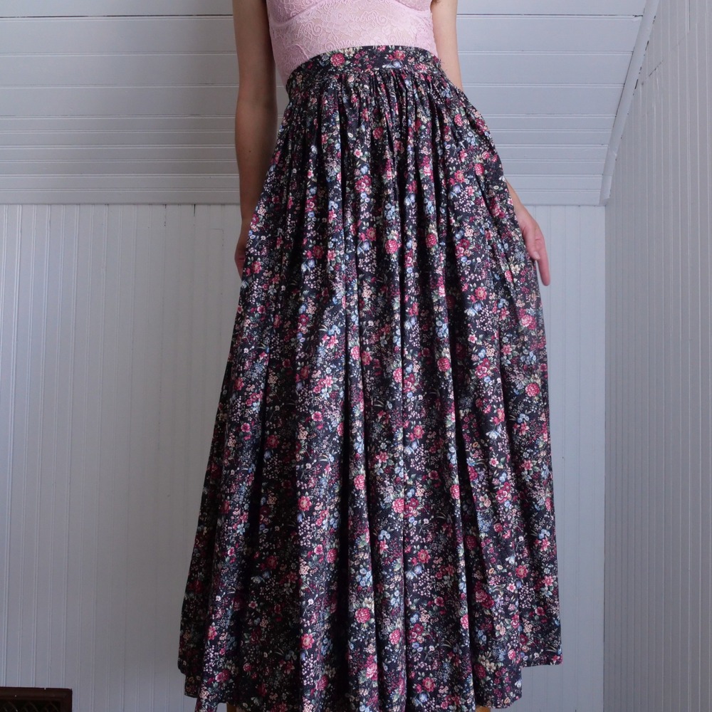 Great vintage handmade super full calico cotton maxi skirt